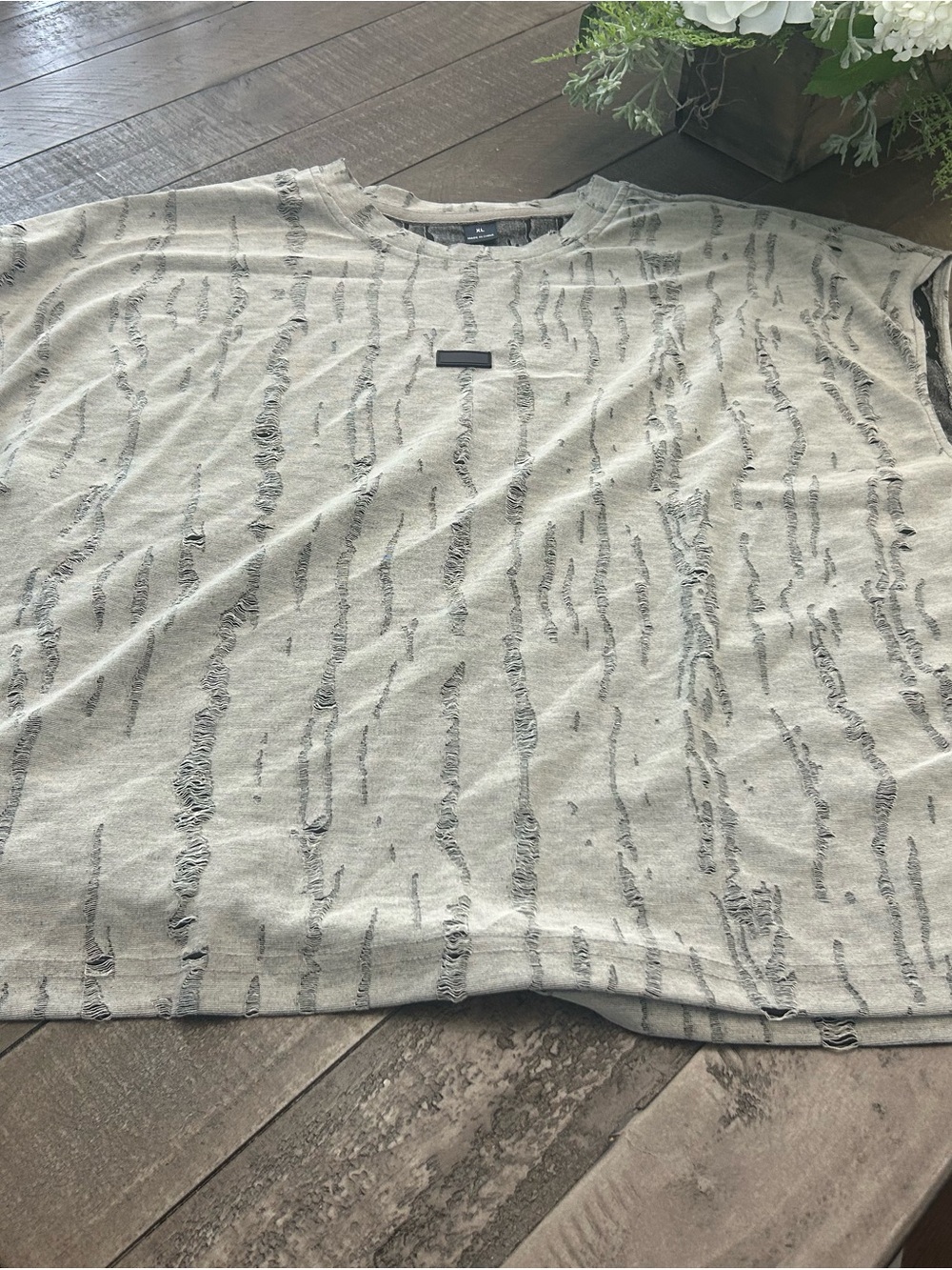 SHEIN Men's Distressed Stripe Crewneck Tee - Light Gray